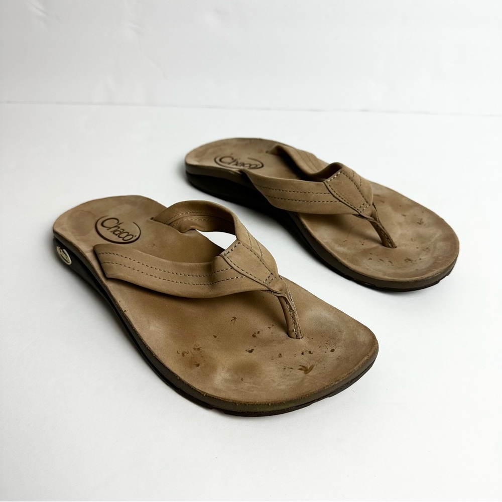 Chaco flip flops sandals women’s size 8 leather tan brown casual
